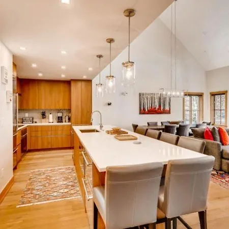 Villa Montane 227 By East West Hospitality